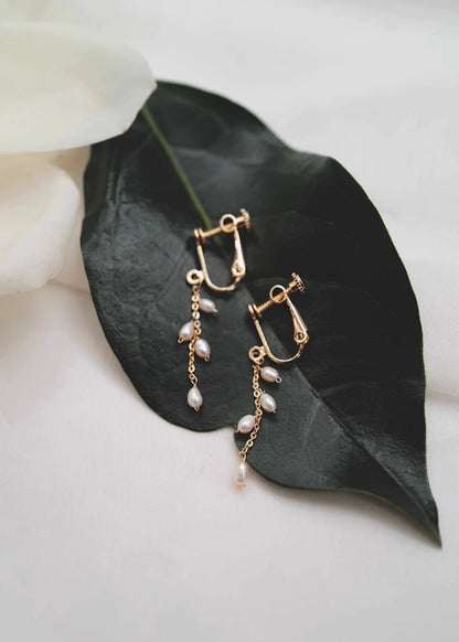 Little Oval Pearl Earrings