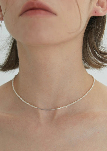 Thin Pearl Choker